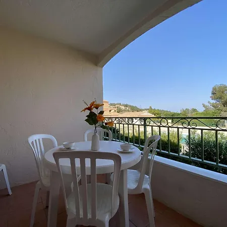 Is100-122 Appt 2 Pieces 5 Couchages Avec Piscine Et Parking Les Issambres